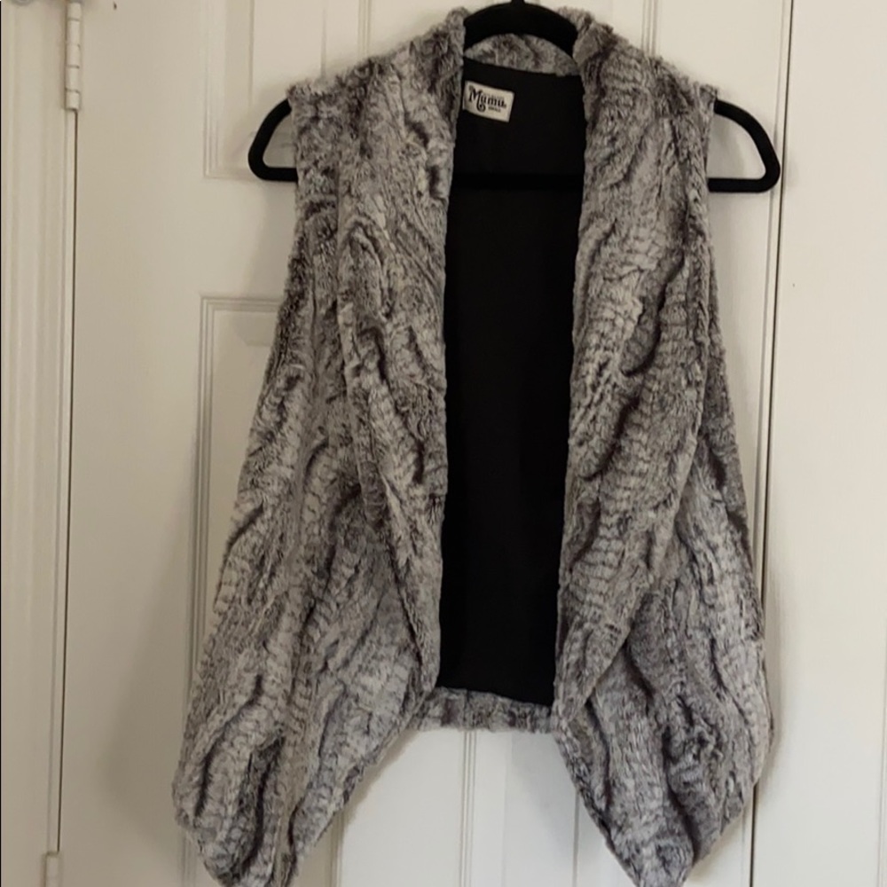 Mumu faux fur unconstructed vest.  Small